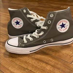 NEVER WORN high top converse